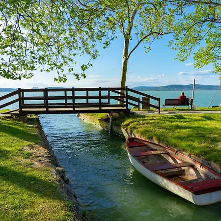 In - Balaton 18168 בית נופש *