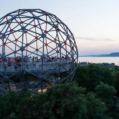 In - Balaton 18168 * Balatonboglár