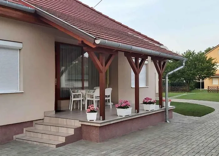 In - Balaton 18168 * Balatonboglár