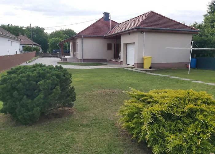 בית נופש In - Balaton 18168 *