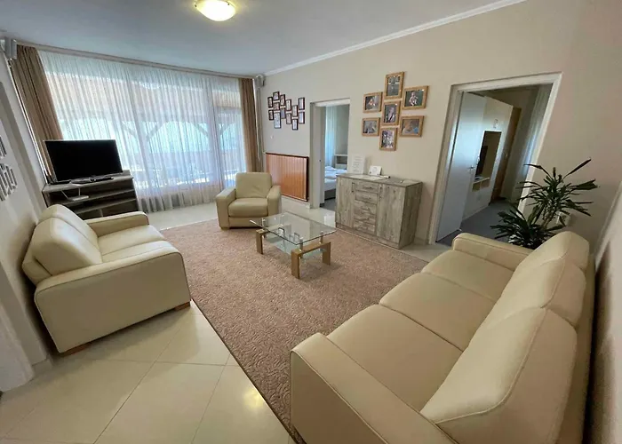 בית נופש In - Balaton 18168 *