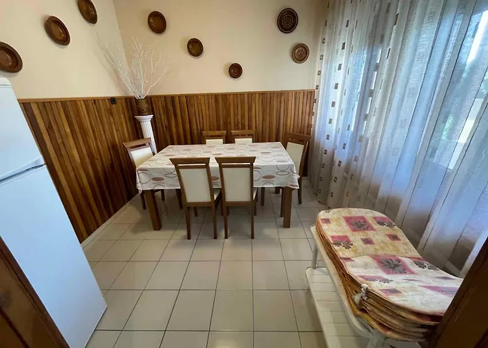 In - Balaton 18168 * Balatonboglár